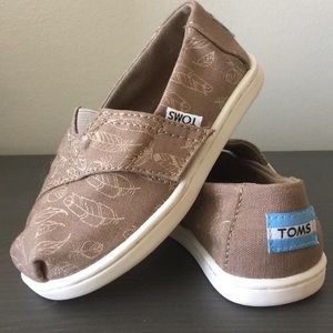 TOMS - Classic Slip-on Sneaker - Size 6